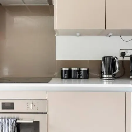 Homestay Luxury Double Bedroom In Gallions Reach *