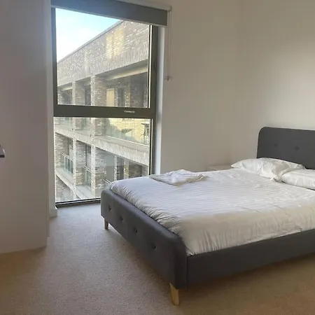 Luxury Double Bedroom In Gallions Reach Beckton