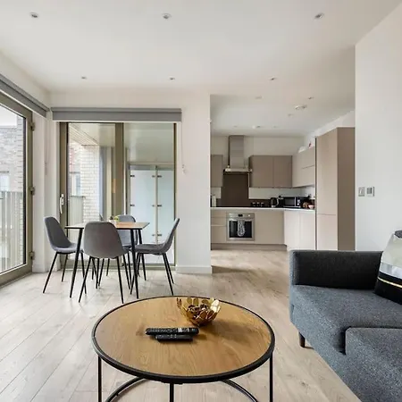 Homestay Luxury Double Bedroom In Gallions Reach *