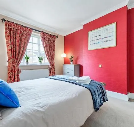 Apartment The Mayfair Large Snug *