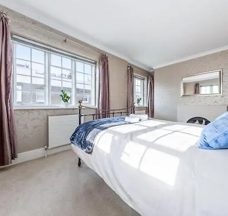 Apartment The Mayfair Large Snug *