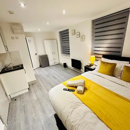 Guest house Comfy London