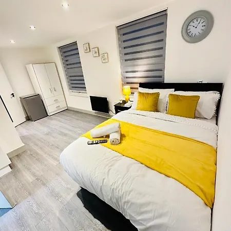 Guest house Comfy London