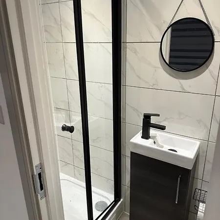 Guest house Comfy London