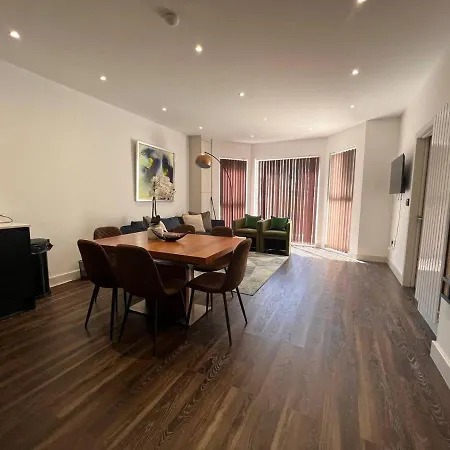 Apartment Star Finchley Road 3-bed Escape With Garden London