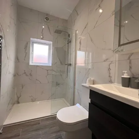 Apartment Star Finchley Road 3-bed Escape With Garden *