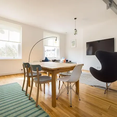 The Perfect Portobello Loft Apartment *