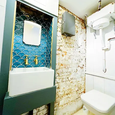 Apartment Modern Flat With King Bed, Garden & Outdoor Dining London