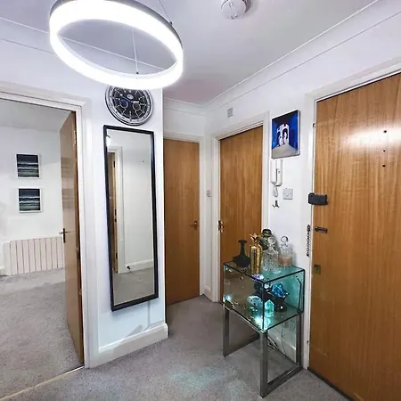 Superb Cozy Flat In Lovely Area