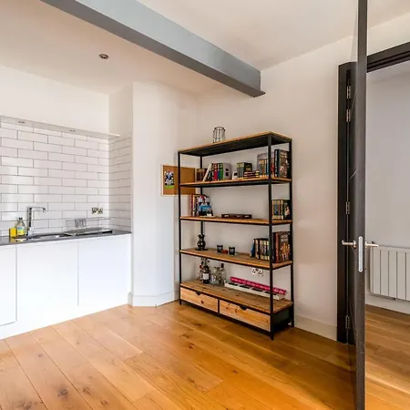Trendy Elephant And Castle Apartment