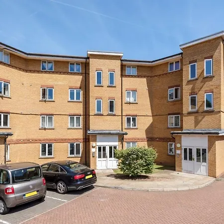 2 Bed Flat, Dedicated Workspace, Parking, 4ktv *