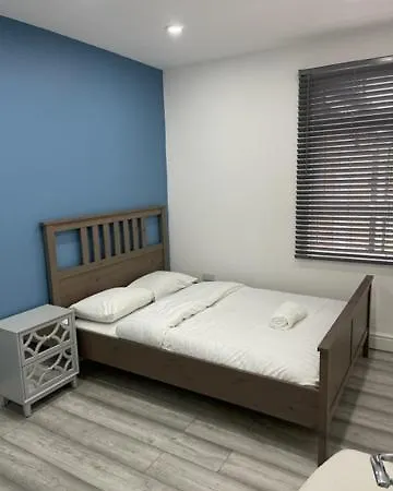 East Self Check In Apartamento *