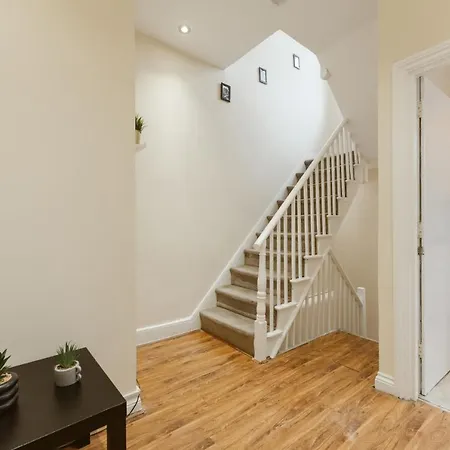 Hostel Mile End 57a