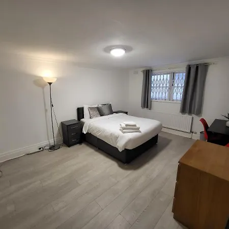 Apartment Cosy By Clapham South Underground! *