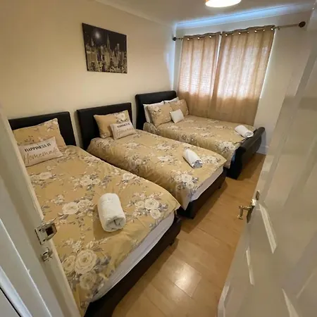 Abkat Three Bedroom * London