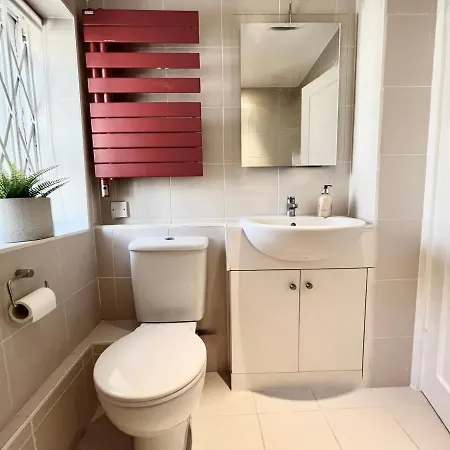 New Oxford Circus 2 Bedr, 3 Beds Location London