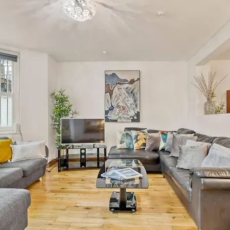 Appartamento Spacious 3 Bed Apt- Earls Court Londra
