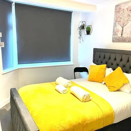 Guest house Harrow Suites By Gh Stays *