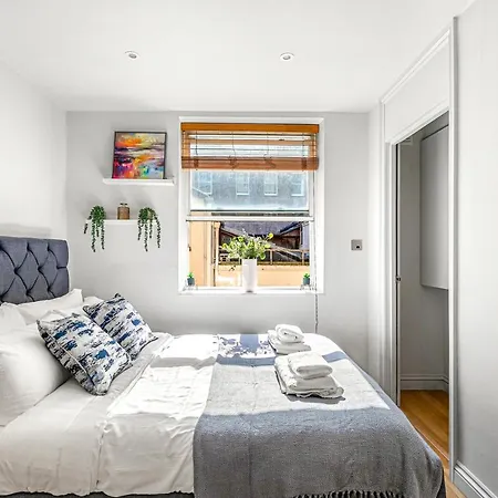 Charming Flat Close To Holborn Station * London