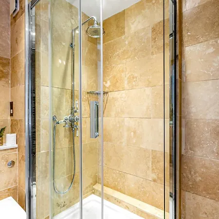 Charming Flat Close To Holborn Station * London