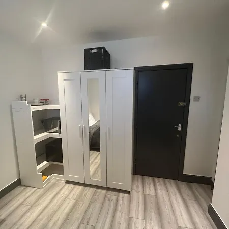 Guest house In Modernised Victorian House *