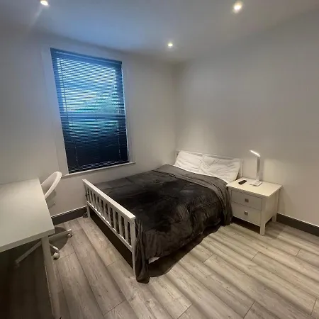 In Modernised Victorian House Guest house Croydon