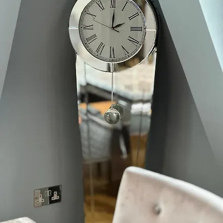 One Bedroom Flat In Chelsea Apartment *