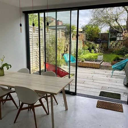 Enchanting 3 Bedroom House With Garden In Leyton Holiday home *