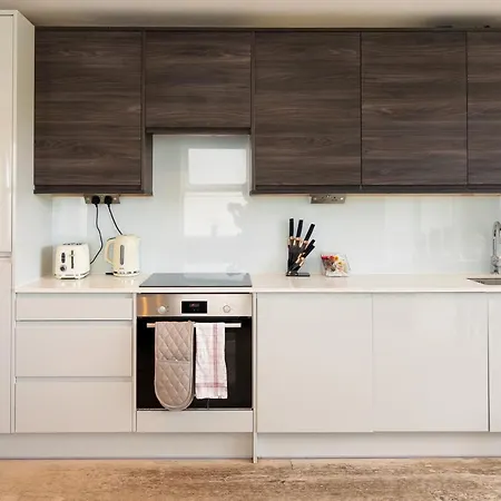 Star London Bell Lane 3-bed Haven Apartment