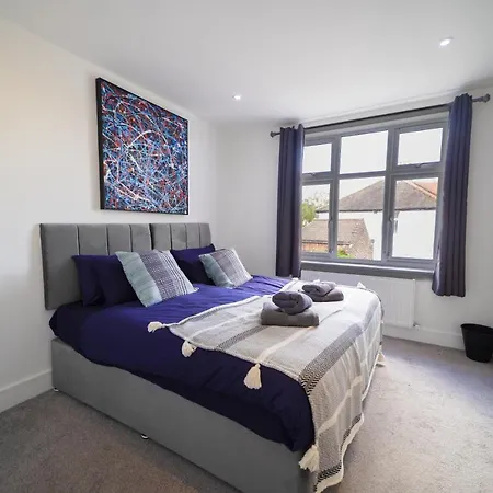 Star London Bell Lane 3-bed Haven * Hendon