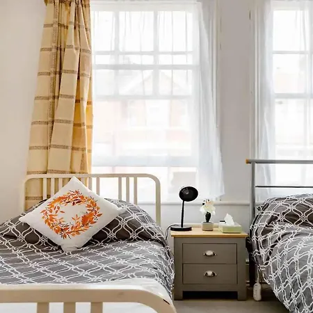 Near Tottenham Hotspur Stadium Homestay London