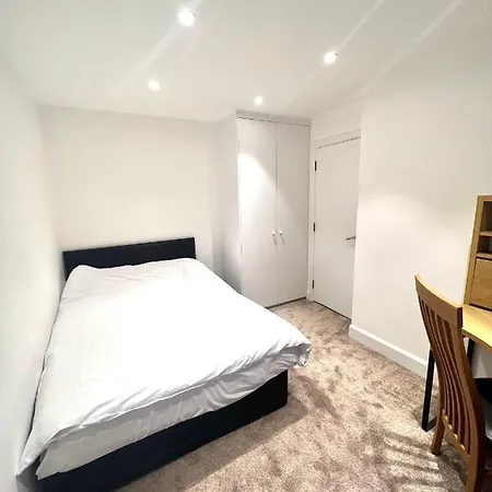 Holiday home Huge Modern Family London Finchley