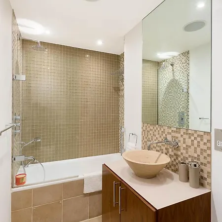 Beautiful Regents Park Apartment