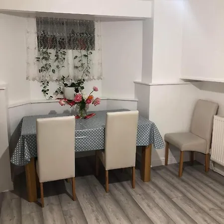 Double Location 2 Plumstead (Greater London)