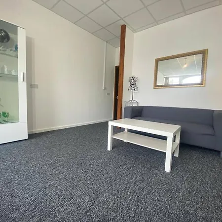 1 Spacious 2-bed