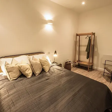 Apartamento By Charles Hope Uxbridge