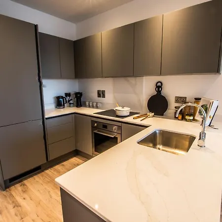 By Charles Hope Apartamento