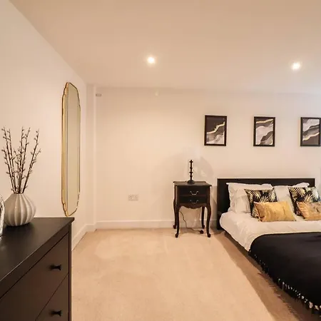 Camber Hill - Long Offer * London