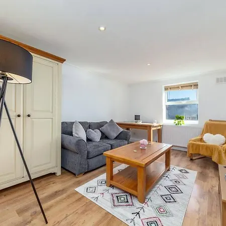 Lovely One Bedroom Flat On Edgware Road #03 * London
