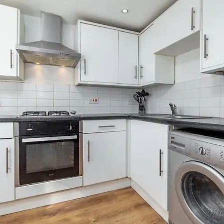 Apartment Lovely One Bedroom Flat On Edgware Road #03 *