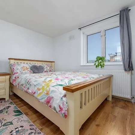 Lovely One Bedroom Flat On Edgware Road #03 *