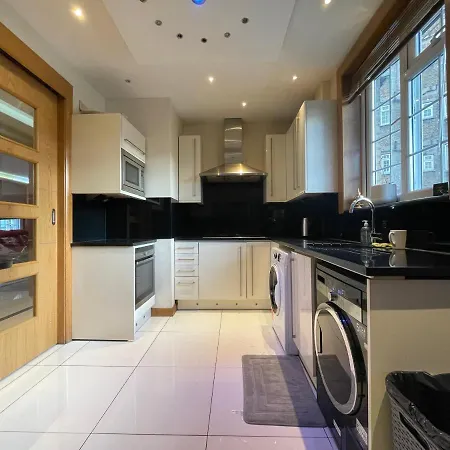 Spacious 3br Flat With Ac 3 Ensuite Bidets Near Selfridges And Hyde Park Londyn
