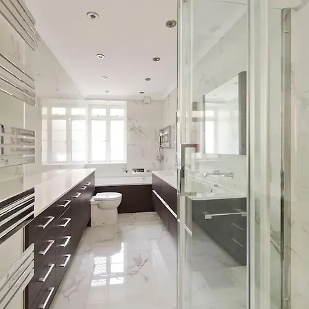 Huge Hyde Park Of Ca. 300 Sqm Apartment London