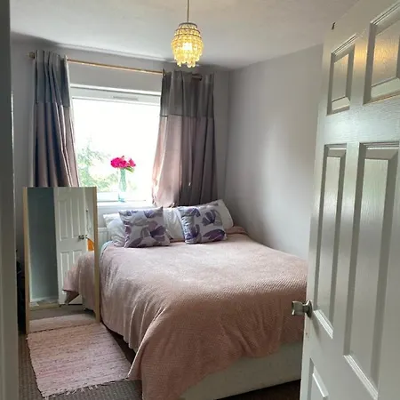 Apartment One Double Bedroom In A Shared *
