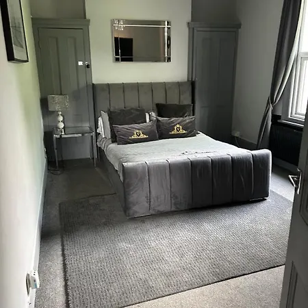 Stylish Great Transport Links * Palmers Green
