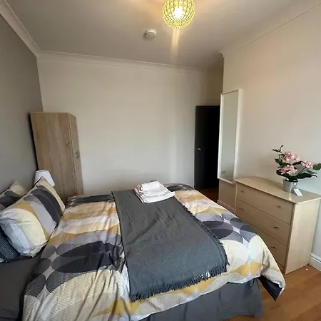 5 Bedroom House Se6 Holiday home *