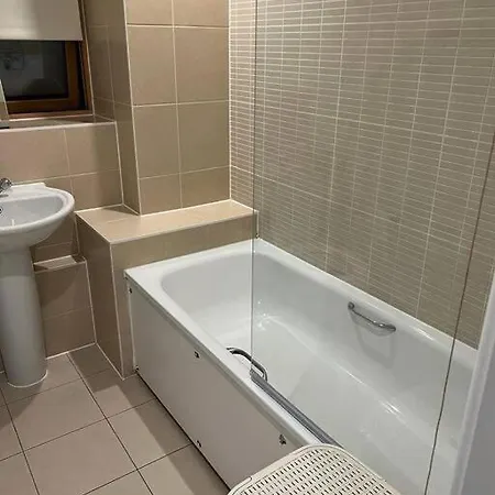Comfy One Bedroom Apartment *