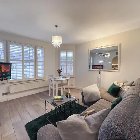 Apartment Bright & Cosy Flat - Perfect For Visiting *