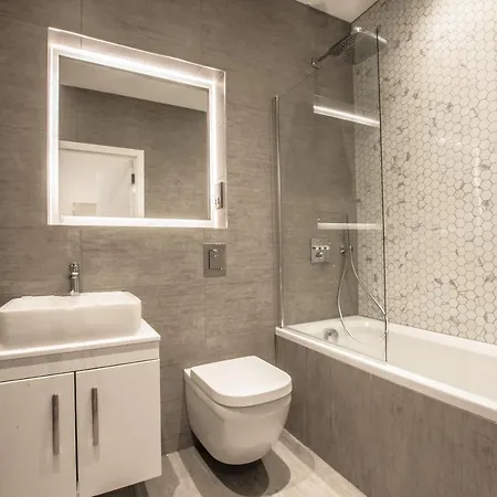 Apartamento By Charles Hope
