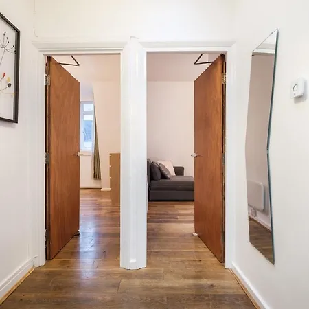 Apartment Oxford Street By Threstle